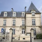 ホテル Le Manoir 3*