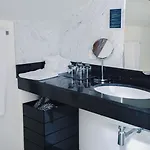 Le Manoir Отель 3*