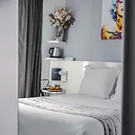 Отель Le Manoir 3*
