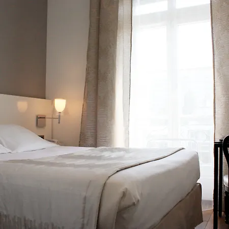 Le Manoir Hotel