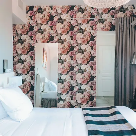 Отель Le Manoir Hotel, Bw Signature Collection Ла-Рошель