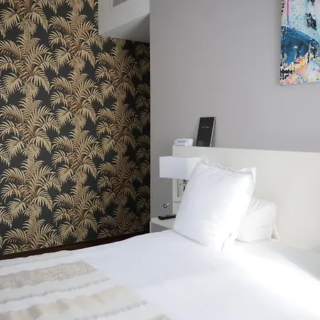 Отель Le Manoir Hotel, Bw Signature Collection 3*